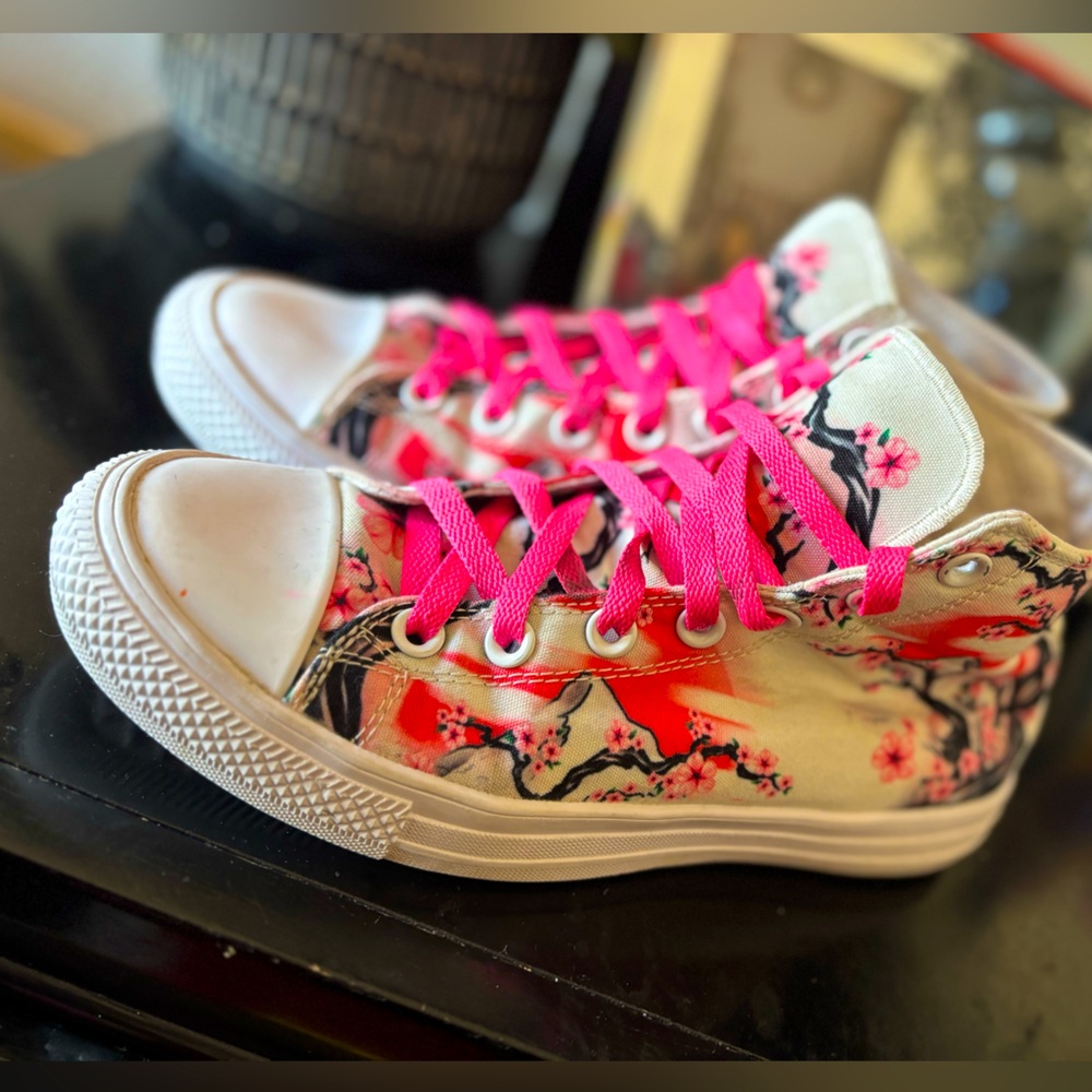 RAAD Floral High-Top Sneakers with Pink Laces size 7 womens